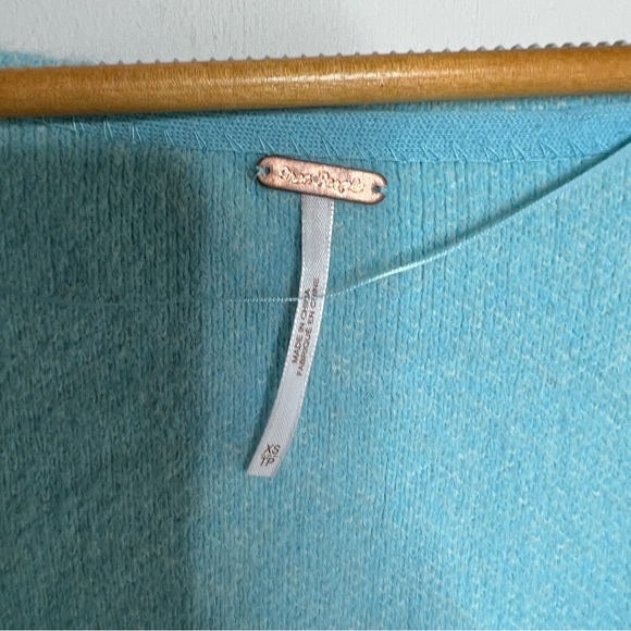 Free People Sweater Weather Oversized V Neck Sweater XS NWT - Picture 12 of 14